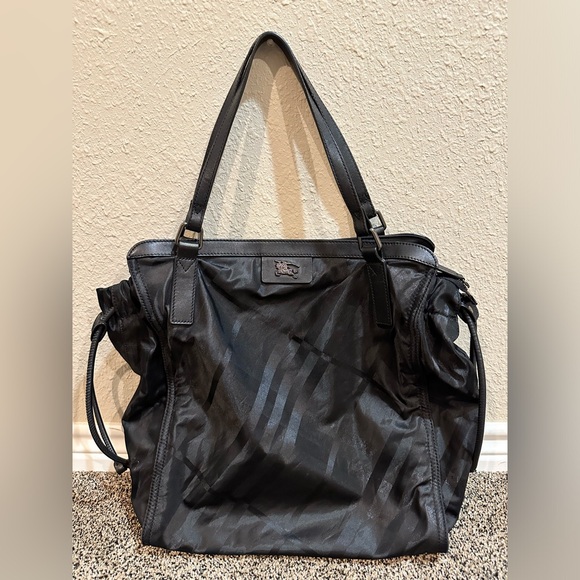 Burberry Black Nova Check Nylon and Leather Buckleigh Tote - Picture 5 of 7